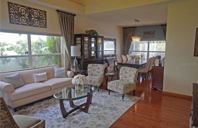 11517 WHISPERING HOLLOW DRIVE Gallery 3
