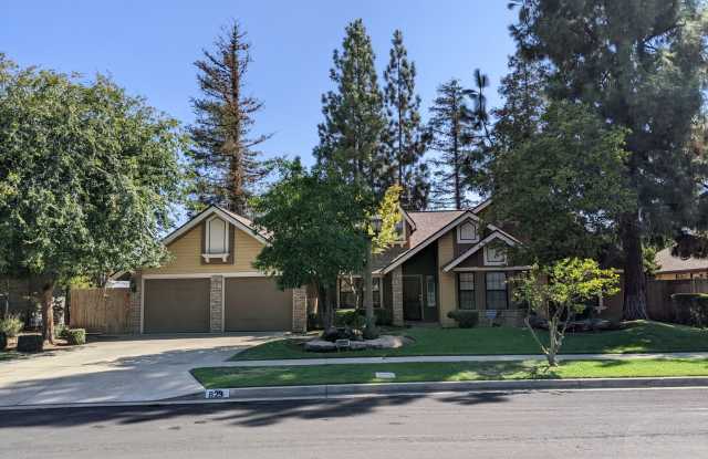 NE Fresno home near Clovis West High School & Woodward Park, In-ground swimming pool! photos photos