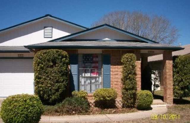 109 DEERGLEN AVE - 109 Deerglen Avenue, Universal City, TX 78148 109 DEERGLEN AVE - 109 Deerglen Avenue, Universal City, TX 78148