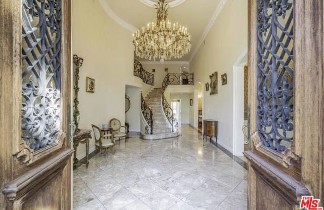2420 HERCULES Drive - 2420 N Hercules Dr, Los Angeles, CA 90046