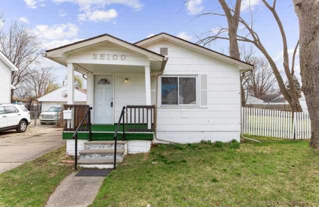 23100 Shakespeare Avenue photos photos