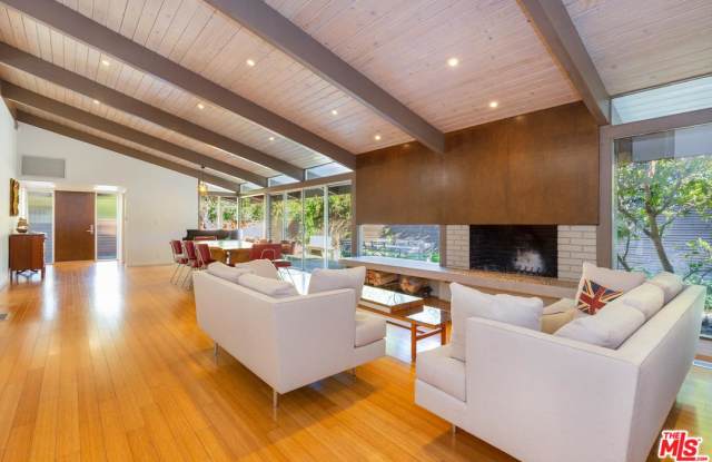 8636 ALLENWOOD Road Gallery 4