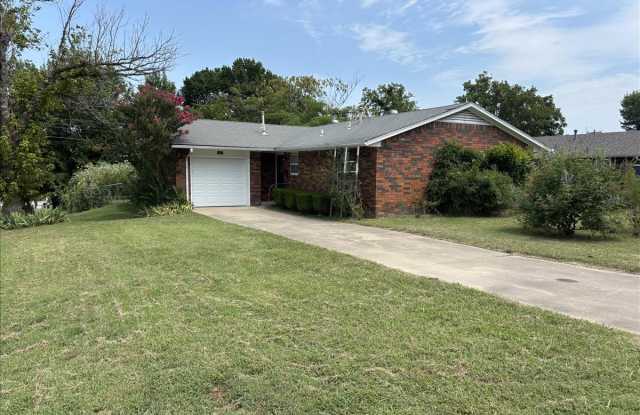 1403 East University Avenue photos photos