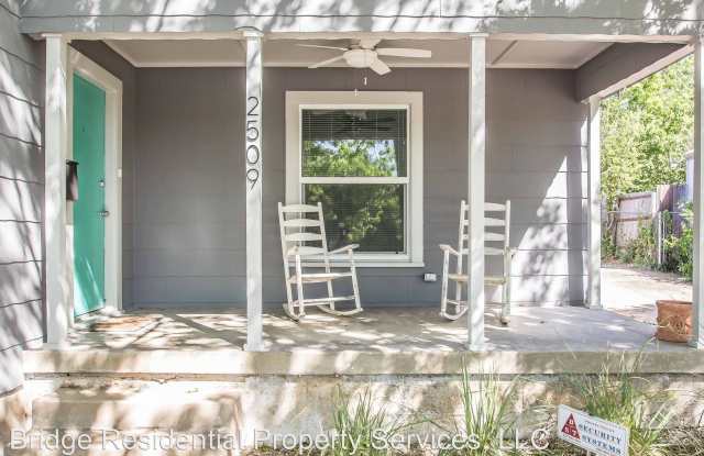 2509 McCart Gallery 3