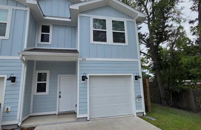 1030 McLaren Circle photos photos