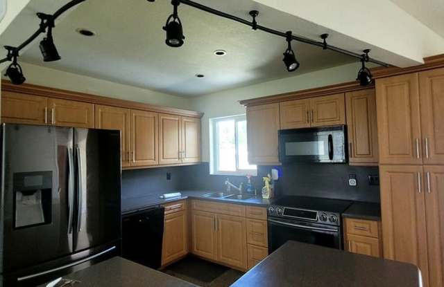 4330 SW 10TH Street, Plantation, FL 33317 - 4515 Gallery 3