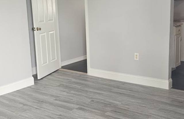 1 bedroom 1 bath duplex unit Gallery 3