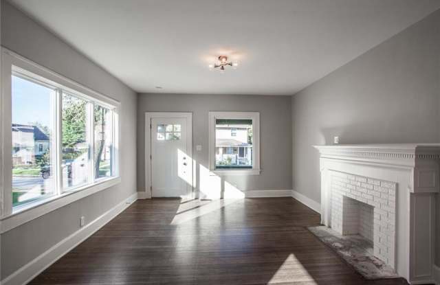 3841 North Park Avenue Gallery 3
