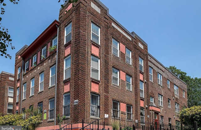 1441 SPRING Road NW Gallery 1