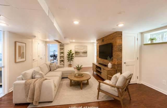 Luxe Congress Park Sanctuary: Modernized Historic Charm, Greenhouse & Garden Haven Gallery 1