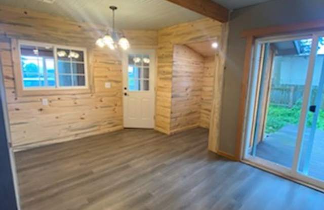 Unique 1 bed/1bath home with tons of character! Gallery 4