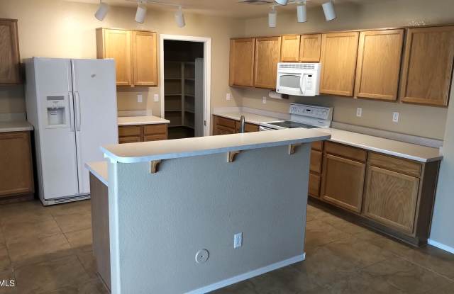 3023 W QUAIL Avenue Gallery 2