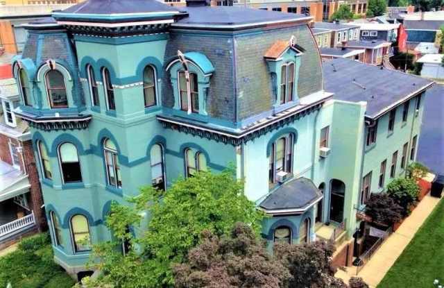 439 N DUKE ST unit: 4 photos photos