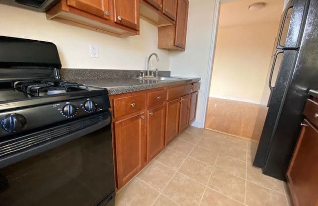 225 BEACON HILL 1 - 225 Beacon Hill Drive, Dobbs Ferry, NY 10522