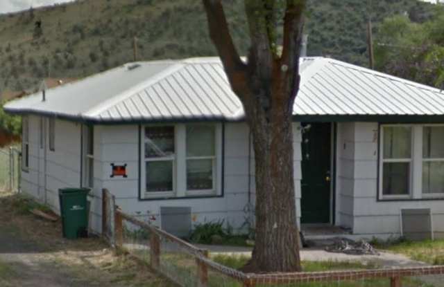 2 Bedroom, 1 Bathroom Home - Located in Stewart Lennox photos photos