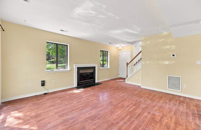 322 Whispering Oaks Drive Gallery 3