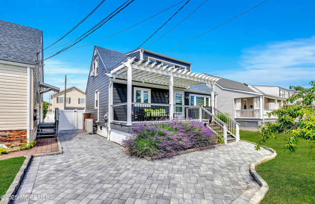 316 16th Avenue Gallery 2
