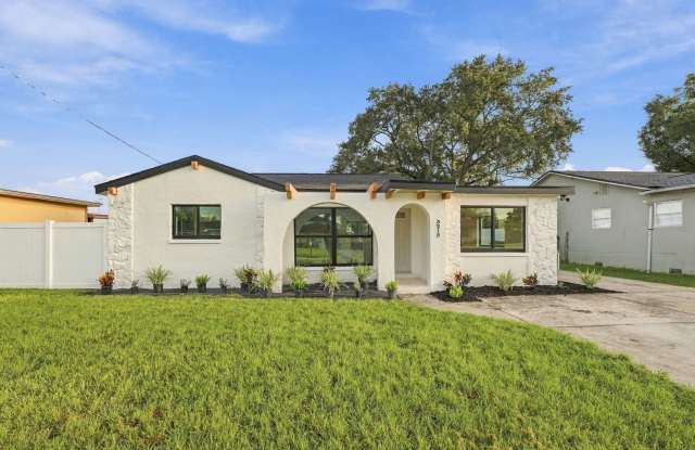 Completely Renovated 3/2 Gallery 1
