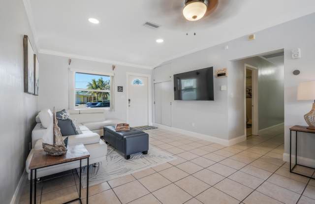 416 LIGHTHOUSE Drive Gallery 4