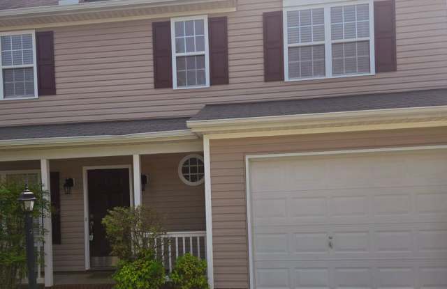 3 bedroom Greensboro rental with attached garage - 1620 Faircrest Lane, Greensboro, NC 27406 3 bedroom Greensboro rental with attached garage - 1620 Faircrest Lane, Greensboro, NC 27406