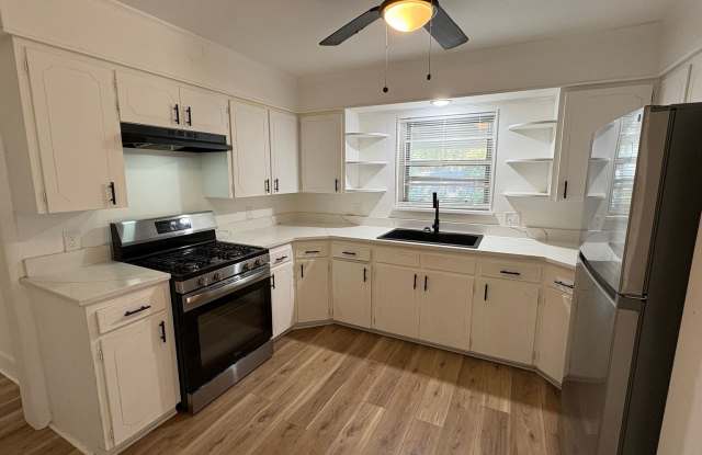 Fully renovated 4 bed, 3 bath in Benton! Gallery 4