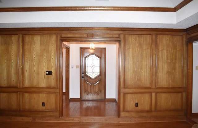 2429 Spring Valley Drive Gallery 3