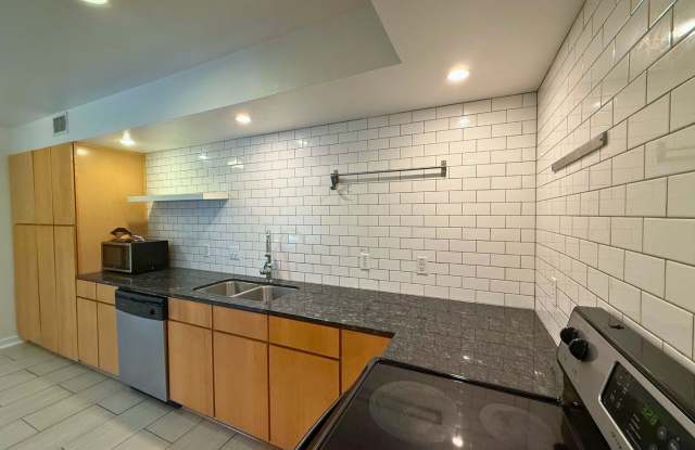 2200 Dickson Dr unit #123 78704 | 2 Bed 2 Baths Condo $1795 - 2200 Dickson Drive, Austin, TX 78704