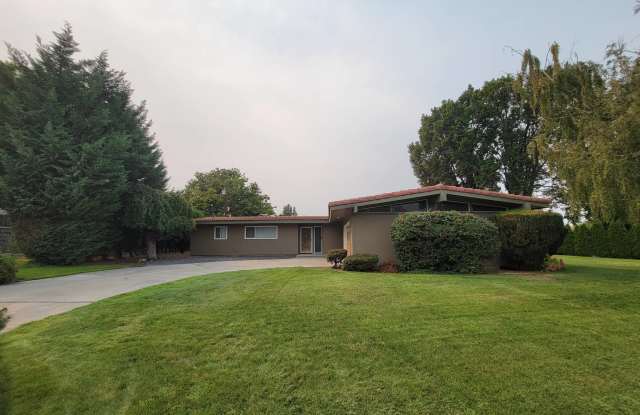 305 North Quincy Place - 305 North Quincy Place, Kennewick, WA 99336