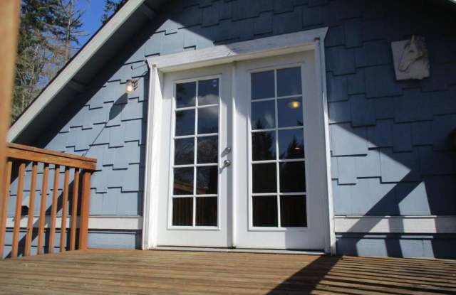10209 Creviston Drive NW (Upper Lever of Duplex) - 10209 Creviston Dr NW, Wauna, WA 98329