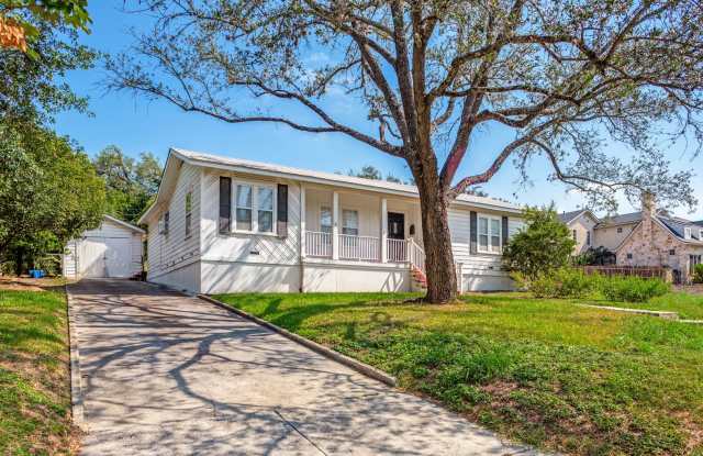 BEAUTIFUL 2-BEDROOM TERRELL HILLS COTTAGE Gallery 3