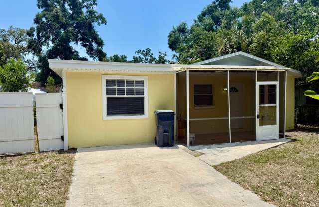 Fully Renovated and Modern 3/1 Available Now! photos photos