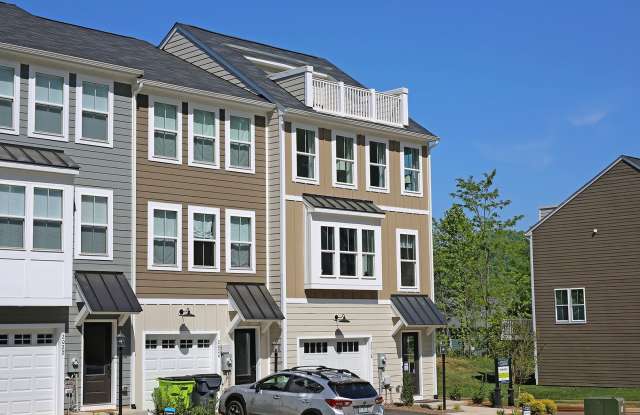 End-Unit Avon Park Townhome Near Biscuit Run Park photos photos