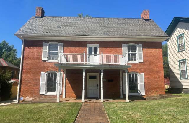 Gorgeous 2 story home in the historic Point of Honor neighborhood - 305 Cabell Street, Lynchburg, VA 24504