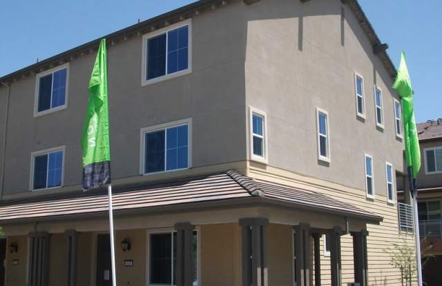 New Townhouse 3 bed 3.5 bath In South San Jose photos photos