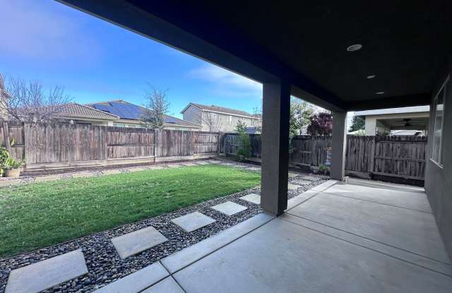 Spacious Tulare home coming soon! photos photos