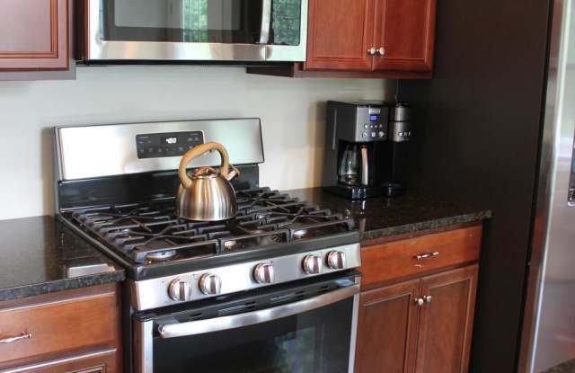 5604 SWIFT CREEK COURT Gallery 4