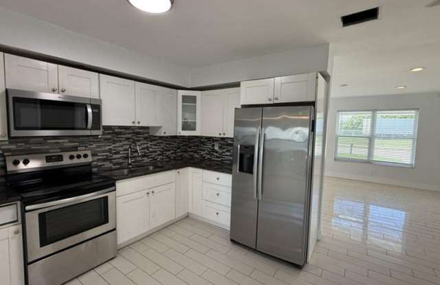 640 W 34th Street, Riviera Beach, FL 33404 photos photos