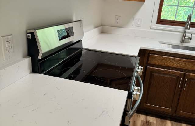 206 Urbandale Parkway Gallery 2