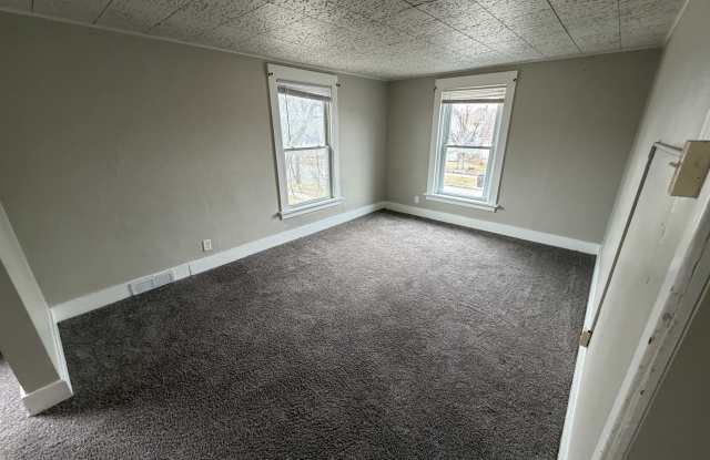 1111 Bluff Street - 1/2 photos photos