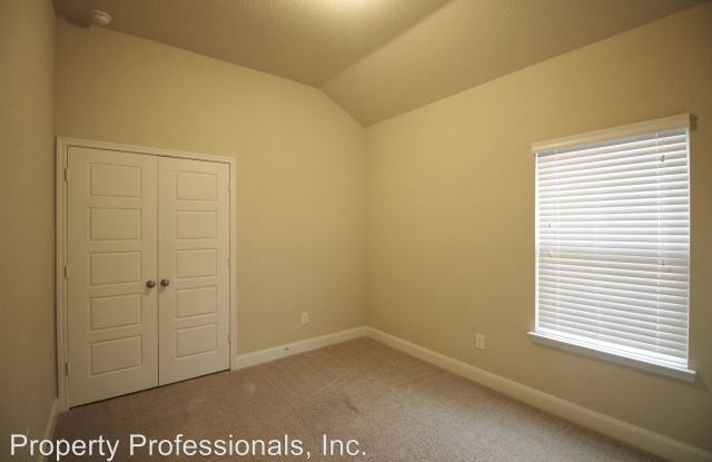 1215 Old FM 306 Gallery 4