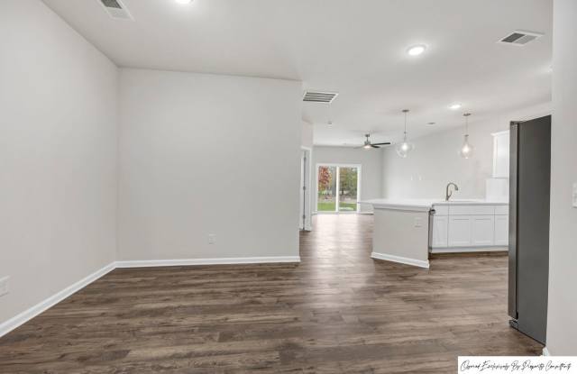 STUNNING TOWNHOME IN NORTHEAST COLUMBIA Gallery 4