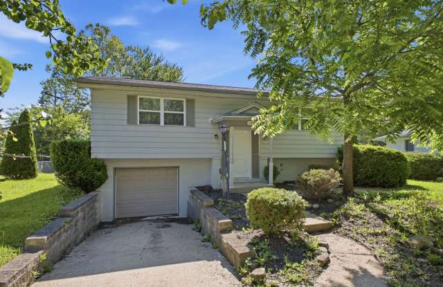 Charming 3-Bed, 1.5-Bath Split-Level Home with Garage – Prime Columbus Location! photos photos