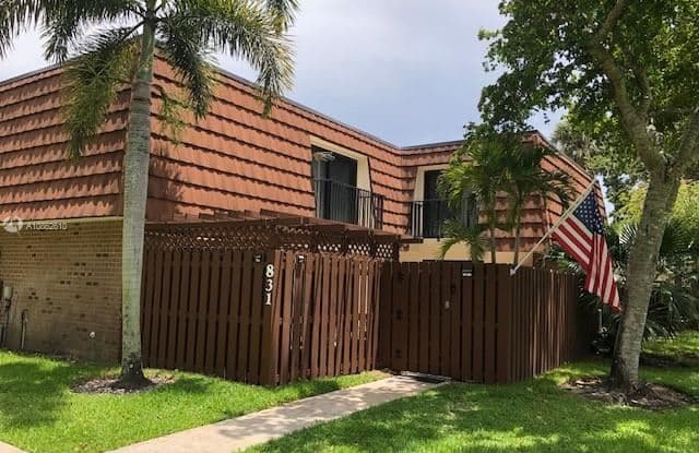 831 SW 118th Ter - 831 Southwest 118th Terrace, Davie, FL 33325
