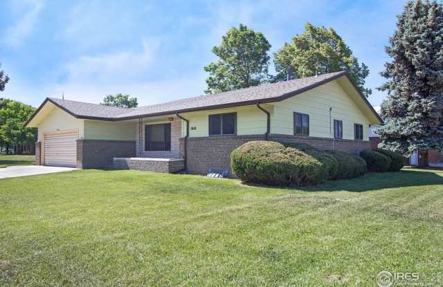 Spacious 4-Bedroom Ranch-Style Home in Windsor! photos photos