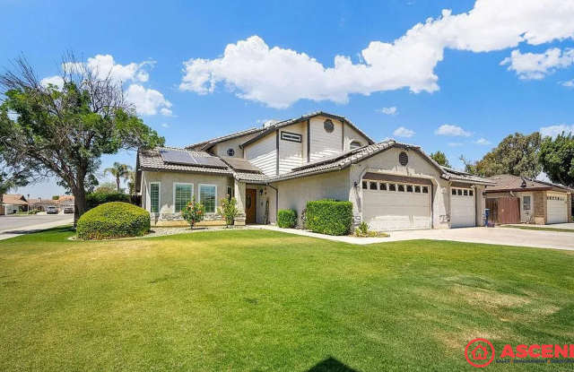 Luxury 4 Bed, 3 Bath Home in 93312 – Fully Equipped with Pool Gallery 4