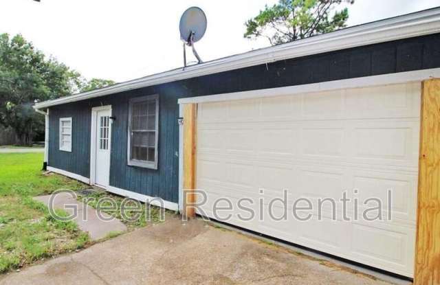 2460 W Shane St - 2460 West Shane Street, Alvin, TX 77511