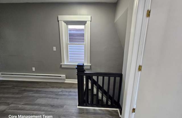 Updated 1 bedroom 1 bath apartment for rent! Gallery 3