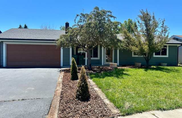 Pet-Friendly 4 Bedroom Home with Fenced Yard & Air Conditioning photos photos