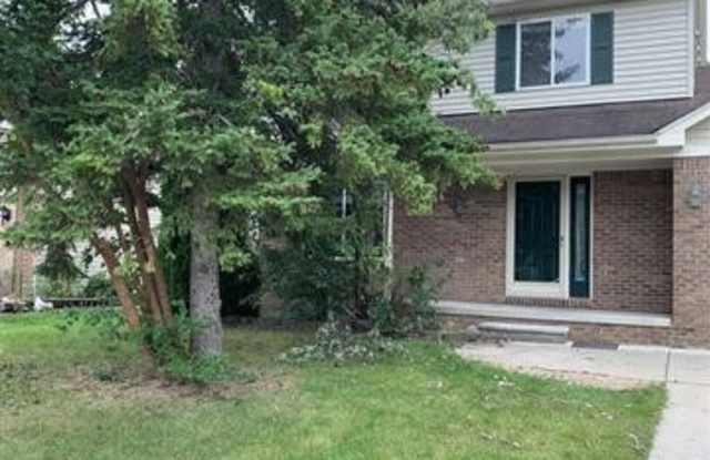 70 LARCHWOOD Drive Gallery 2