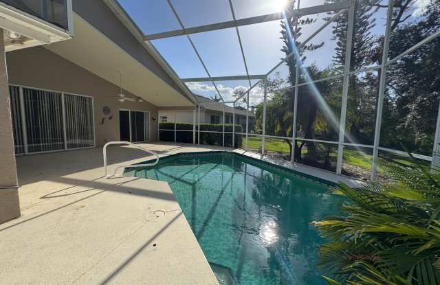 4 Bedroom 2 Bathroom with Garage and Pool! Annual Rental photos photos